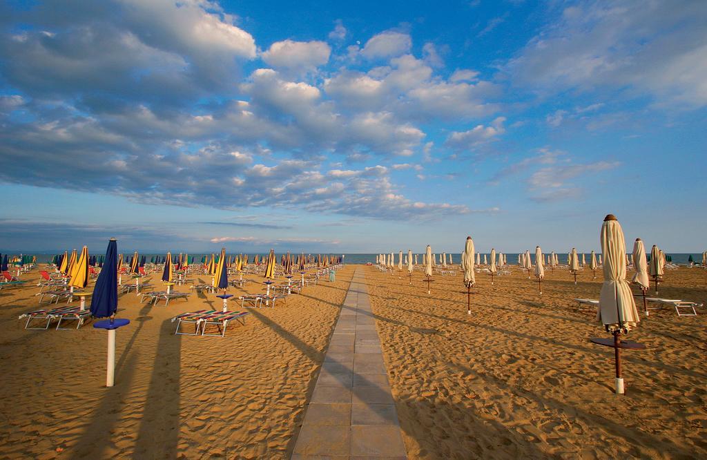 Villa Mary Lignano Sabbiadoro Exterior foto